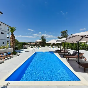 Apartment Mediterraneo Garden, Petrcane